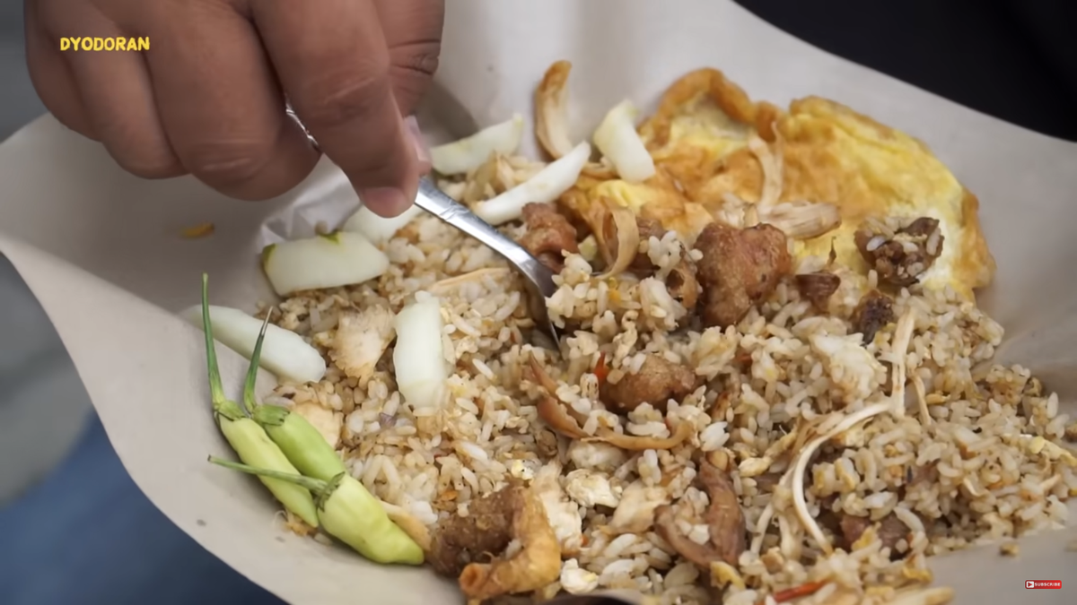 Nasi & Mie Goreng Ulam Sari: Kenikmatan yang Menggoda di Jantung Cilacap